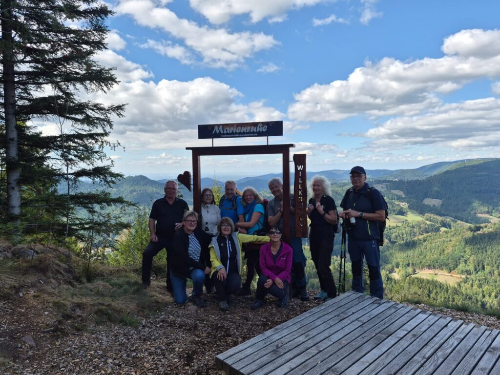 Die Wandergruppe an der Marienruhe